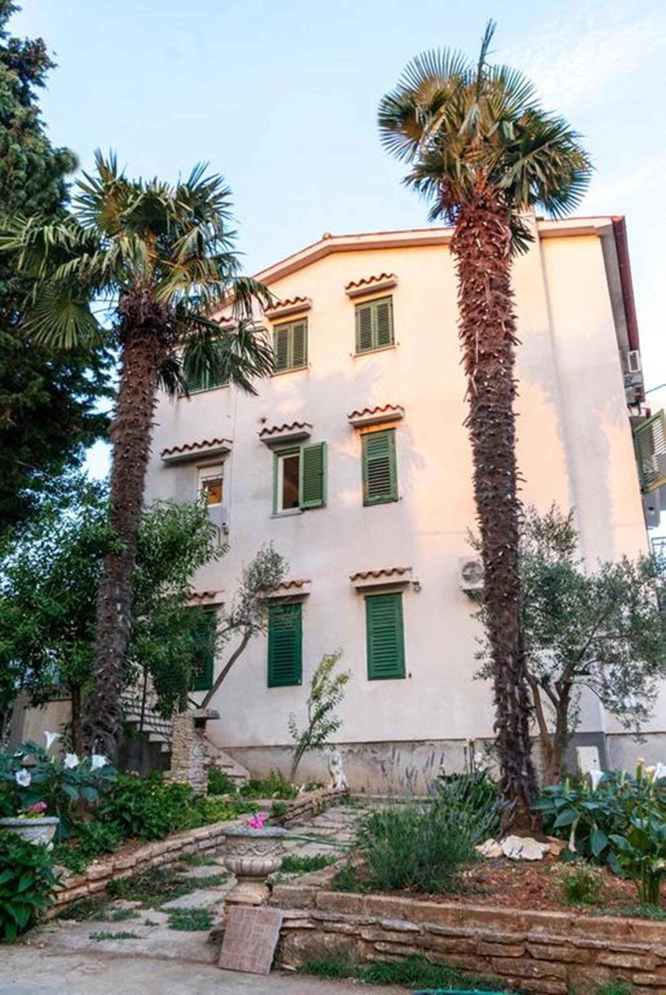 Villa Mediterranea - Apartments Medulin Phòng bức ảnh